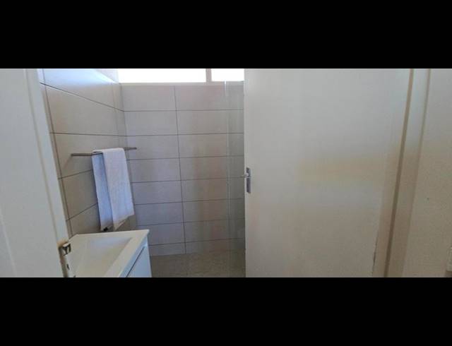 3 BEDROOM PROPERTY TO RENT IN STRAND